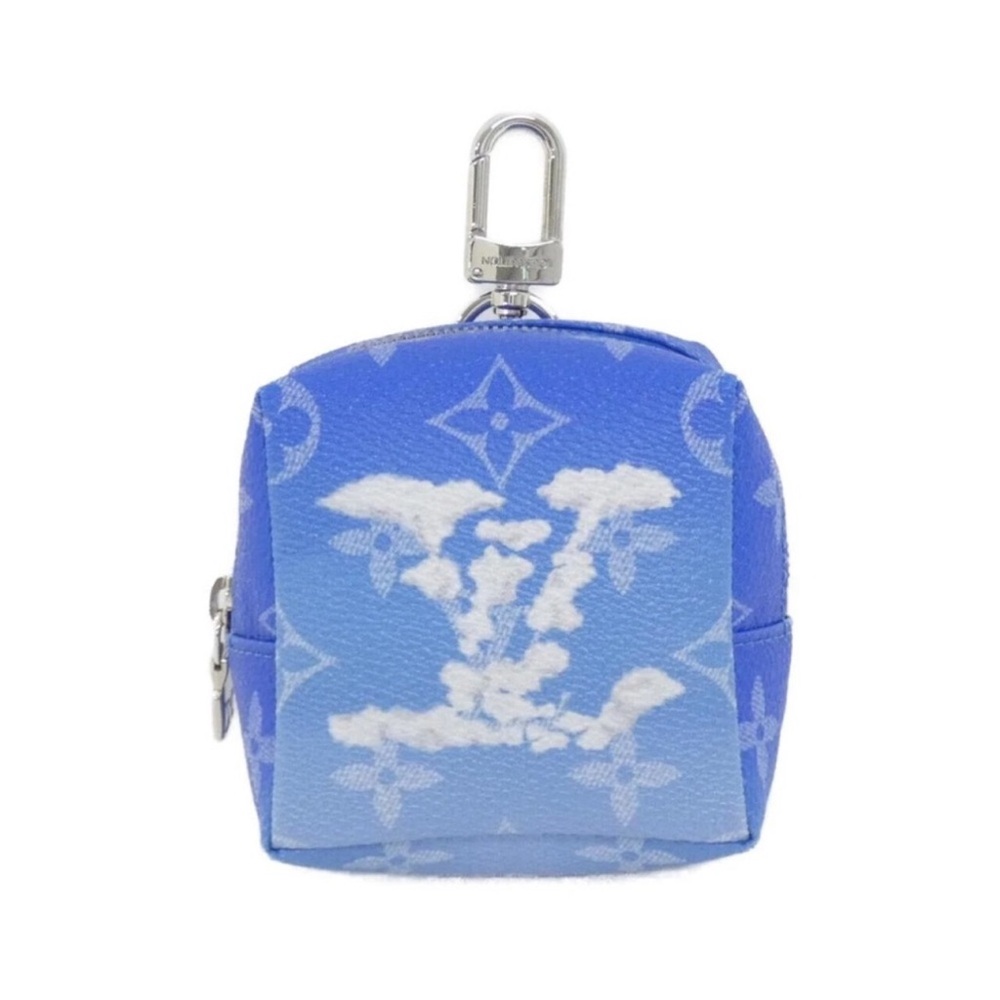 Louis Vuitton Gradient Cloud
Monogram Pouch